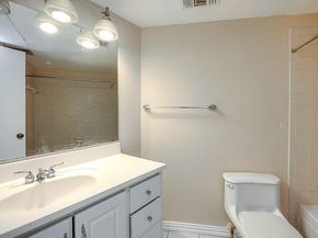 10811 Richmond Avenue 19, Houston TX 77042