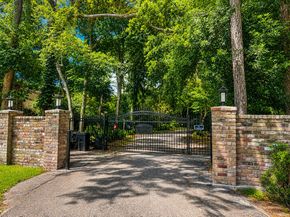 1 Holly Tree Lane, Spring TX 77373