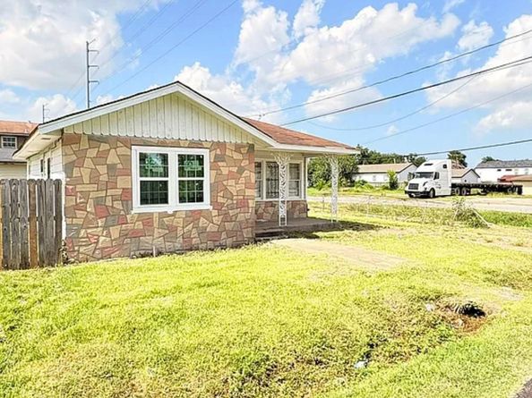 335 Delaware Street, Houston TX 77029