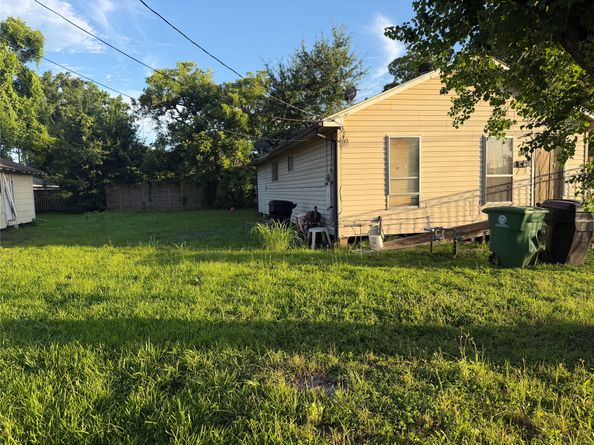 1410 E 33rd Street, Houston TX 77022