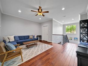 1642 Richelieu Lane, Houston TX 77018