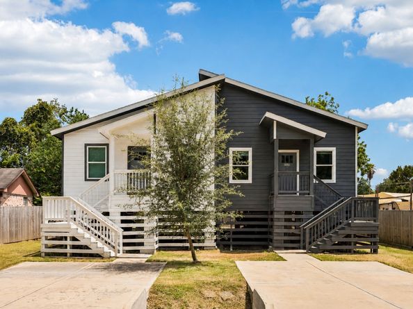 5938 Glen Grove Street, Houston TX 77396