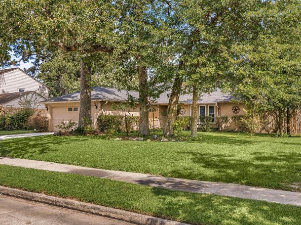2811 Whispering Springs Drive, Spring TX 77373
