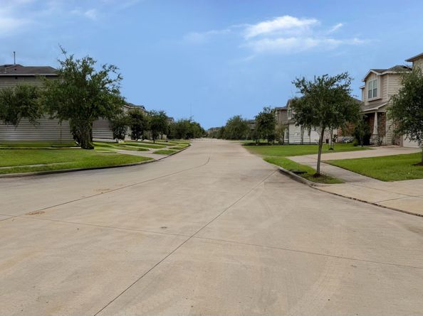 6831 Cortenridge Lane, Houston TX 77048