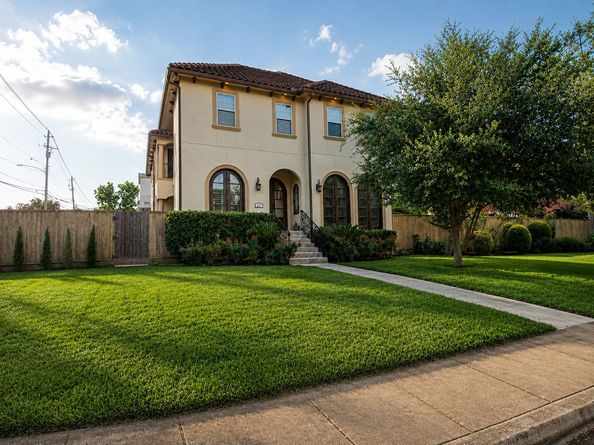 4003 Dumbarton Street, Houston TX 77025
