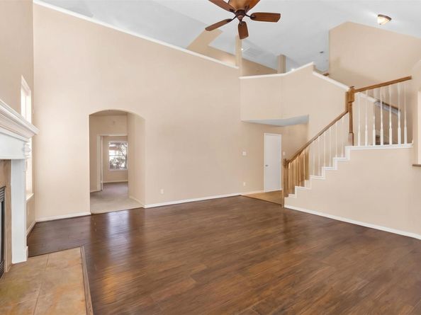 78 E Hobbit Glen Drive, Conroe TX 77384