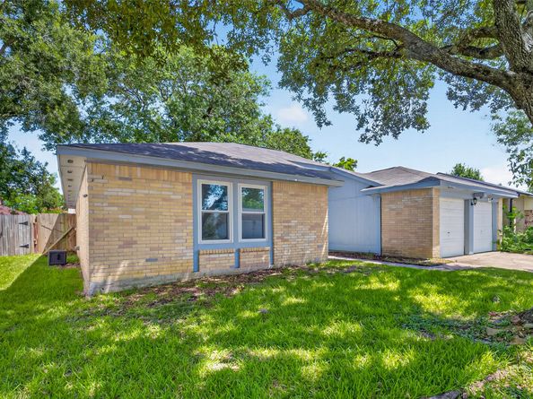 2527 Corral Trail, Friendswood TX 77546