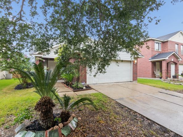 5607 Violet Path Lane, Houston TX 77085