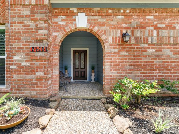 12511 Meadow Lake Drive, Houston TX 77077