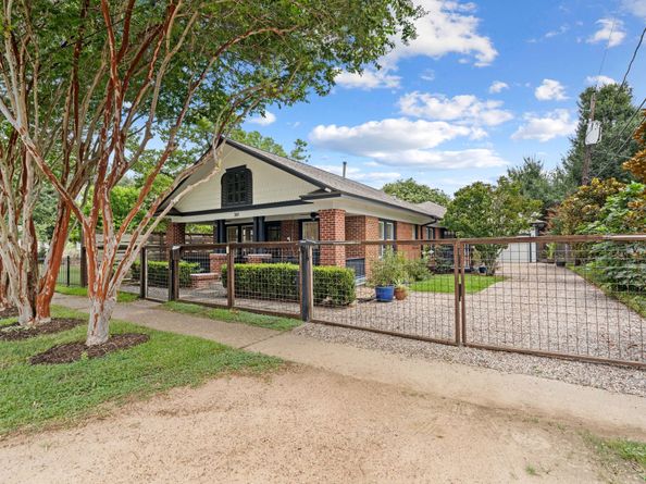 307 E 8th Street, Houston TX 77007