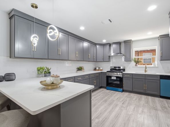 5551 Winding Creek Way, Houston TX 77017