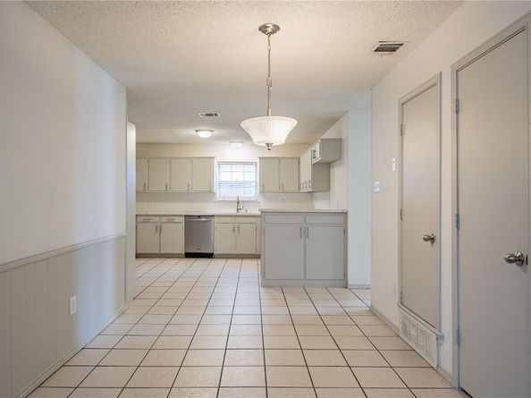 1017 Mill River Drive, Garland TX 75043