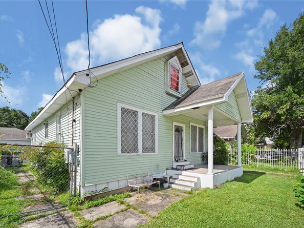 1166 Luzon Street, Houston TX 77009
