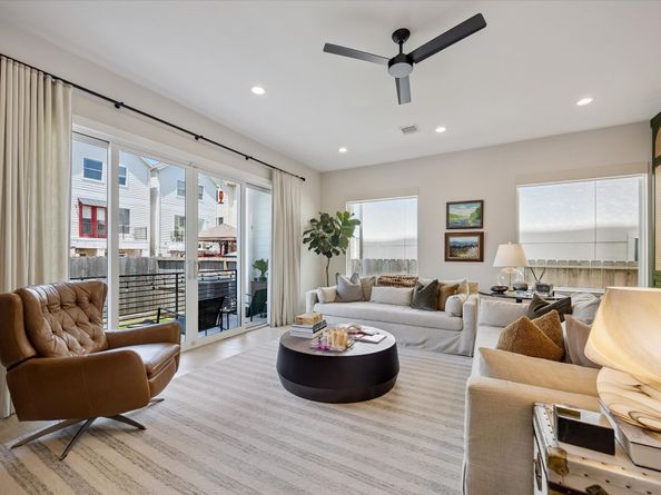 5532 Darling Street, Houston TX 77007