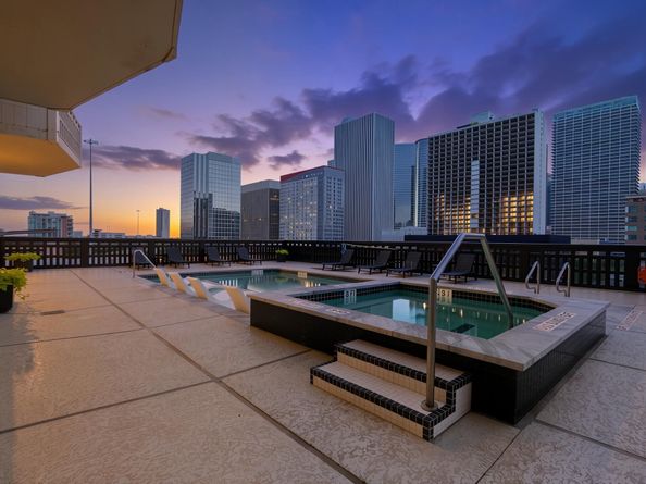 2016 Main Street PH 2, Houston TX 77002