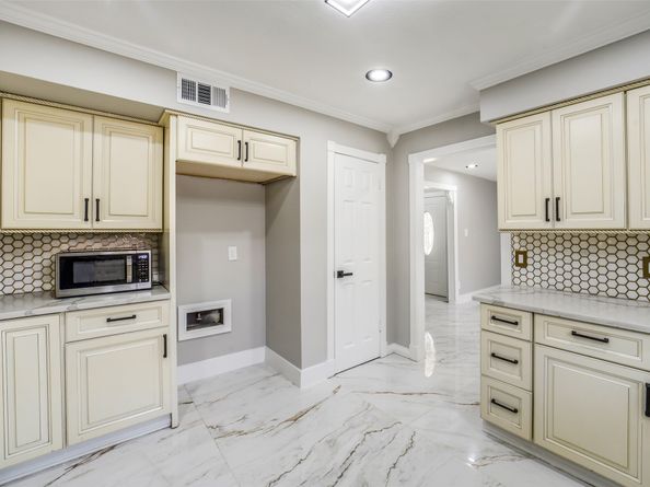 7834 Vickijohn Drive, Houston TX 77071