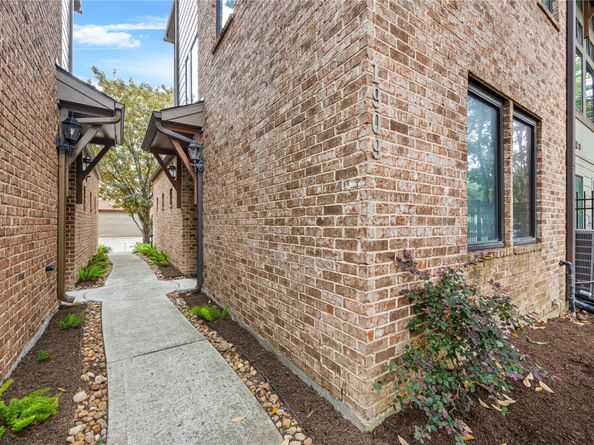 1909 Summer Street, Houston TX 77007