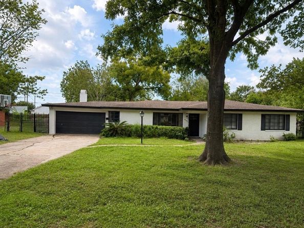 9350 Livernois Road, Houston TX 77080