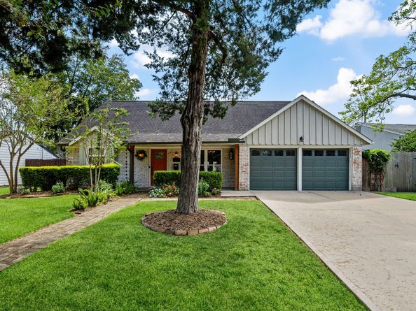 5711 Cerritos Drive, Houston TX 77035