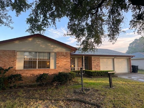 943 W Nelda Road, Houston TX 77088