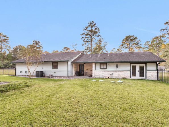 528 Catfish Lane, Conroe TX 77384