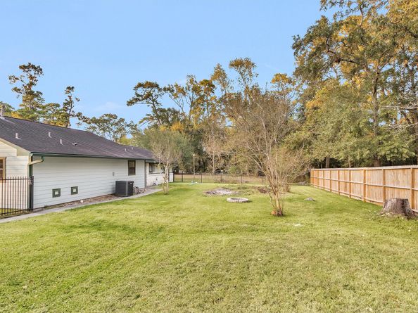 528 Catfish Lane, Conroe TX 77384