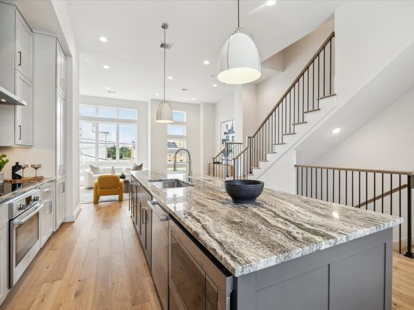 2119 Emancipation Avenue, Houston TX 77003