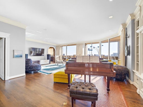 1111 Hermann Drive 28D, Houston TX 77004