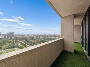 1111 Hermann Drive 28D, Houston TX 77004