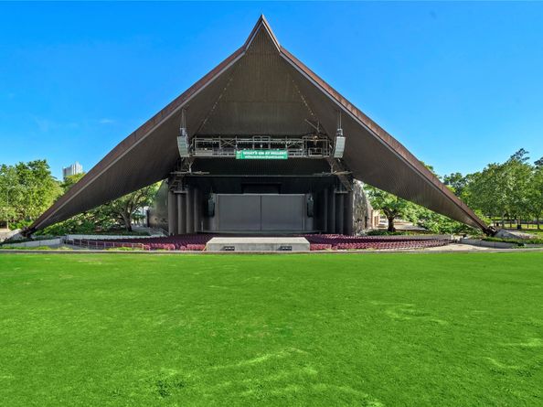 1111 Hermann Drive 28D, Houston TX 77004