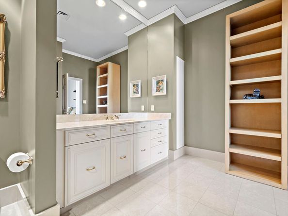 1111 Hermann Drive 28D, Houston TX 77004