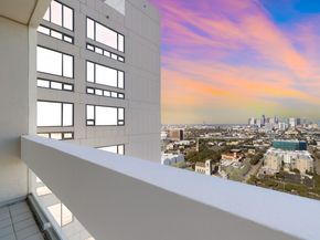 1111 Hermann Drive 28D, Houston TX 77004