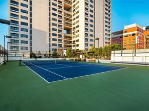 1111 Hermann Drive 28D, Houston TX 77004