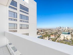 1111 Hermann Drive 28D, Houston TX 77004