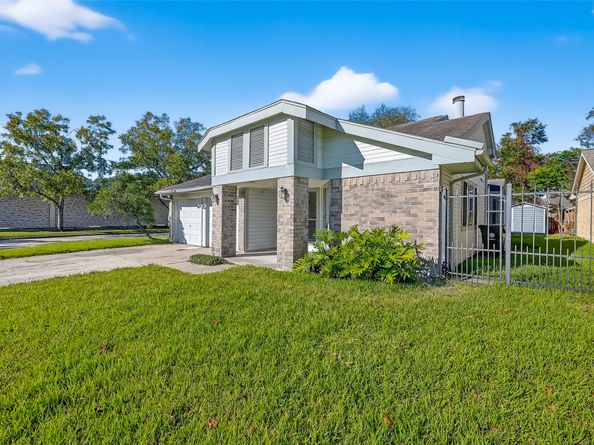 2238 Sentinal Oaks Street, Sugar Land TX 77478