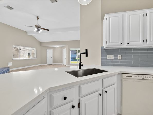 2238 Sentinal Oaks Street, Sugar Land TX 77478