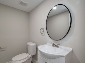 1985 Sherwood Forest Street, Houston TX 77043