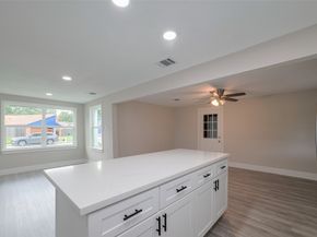 1985 Sherwood Forest Street, Houston TX 77043