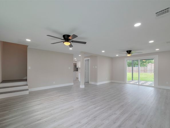 1985 Sherwood Forest Street, Houston TX 77043