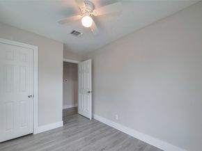 1985 Sherwood Forest Street, Houston TX 77043