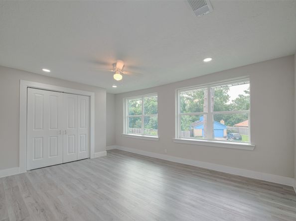 1985 Sherwood Forest Street, Houston TX 77043