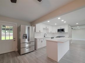 1985 Sherwood Forest Street, Houston TX 77043