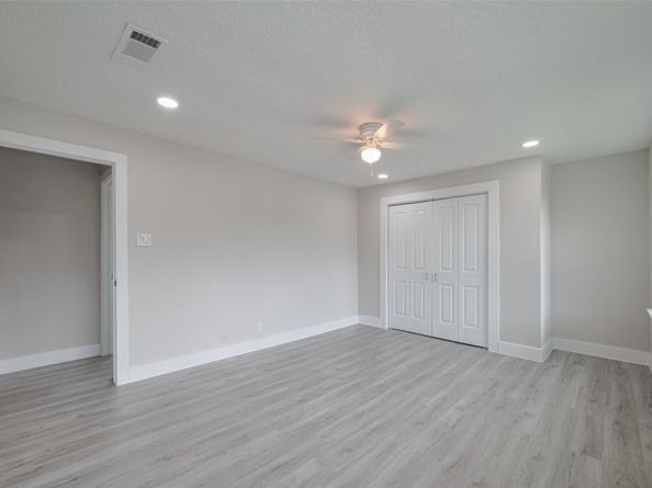 1985 Sherwood Forest Street, Houston TX 77043