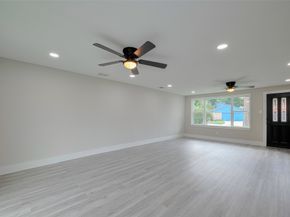 1985 Sherwood Forest Street, Houston TX 77043