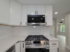 1985 Sherwood Forest Street, Houston TX 77043