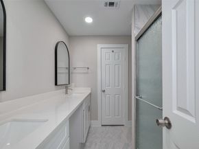 1985 Sherwood Forest Street, Houston TX 77043