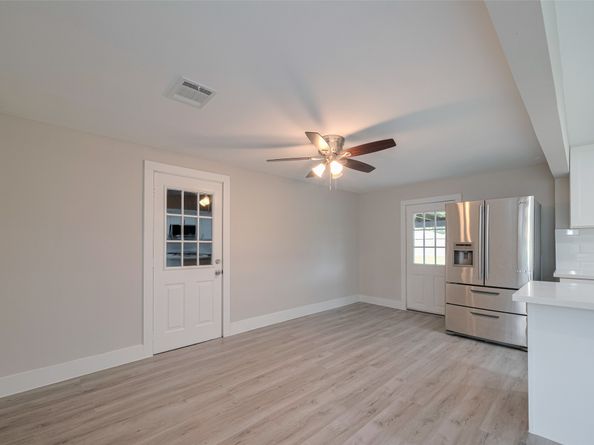 1985 Sherwood Forest Street, Houston TX 77043