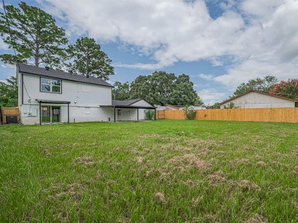 1985 Sherwood Forest Street, Houston TX 77043