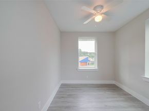 1985 Sherwood Forest Street, Houston TX 77043