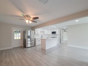 1985 Sherwood Forest Street, Houston TX 77043